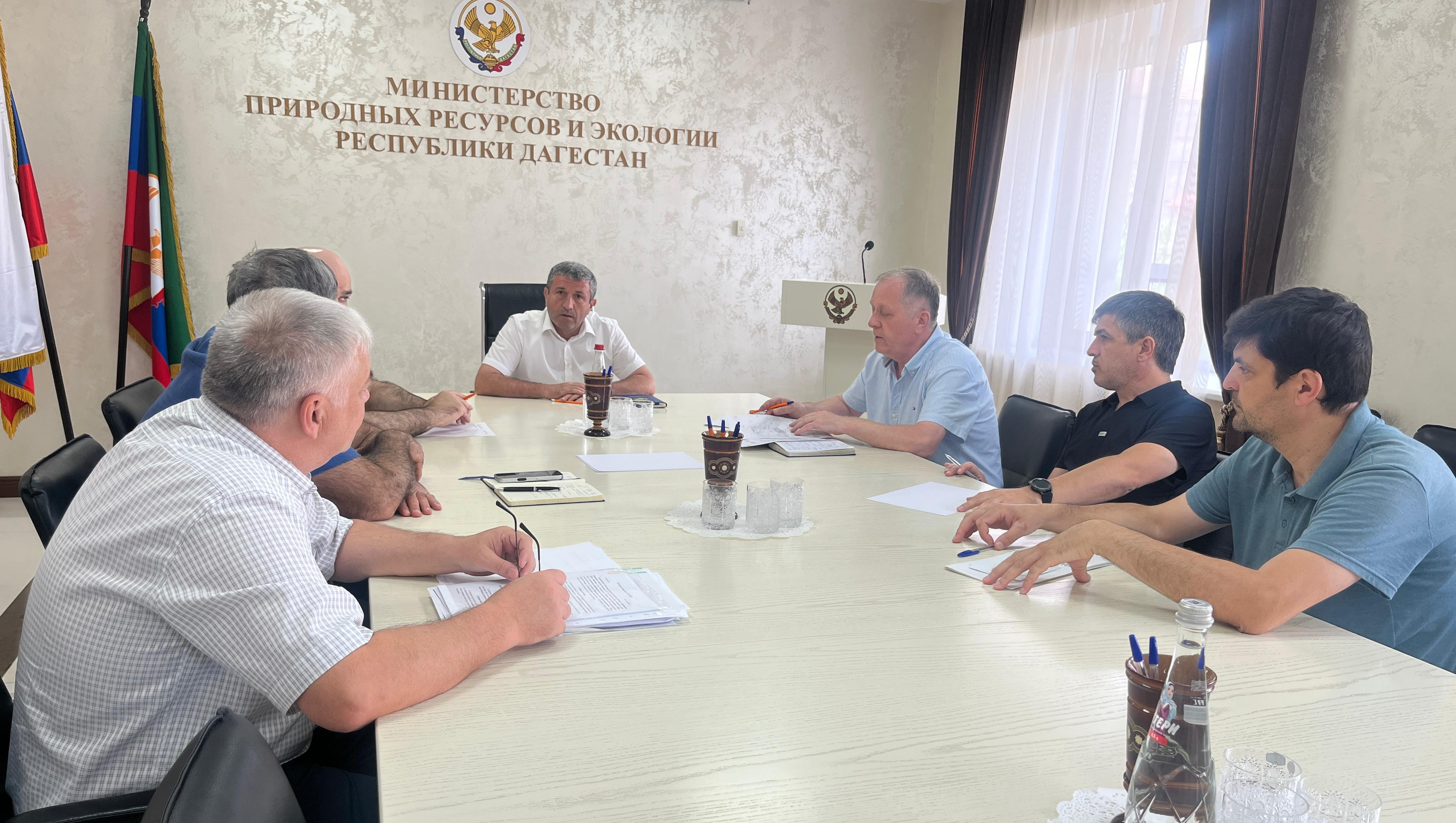 В Минприроды Дагестана обсудили вопросы рекультивации земель, нарушенных при добыче полезных ископаемых