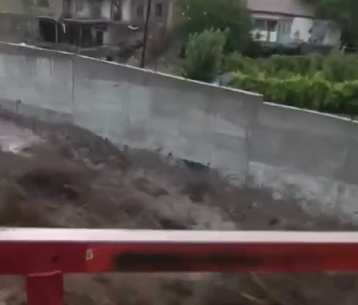 Наши берегоукрепительные сооружения в действии!