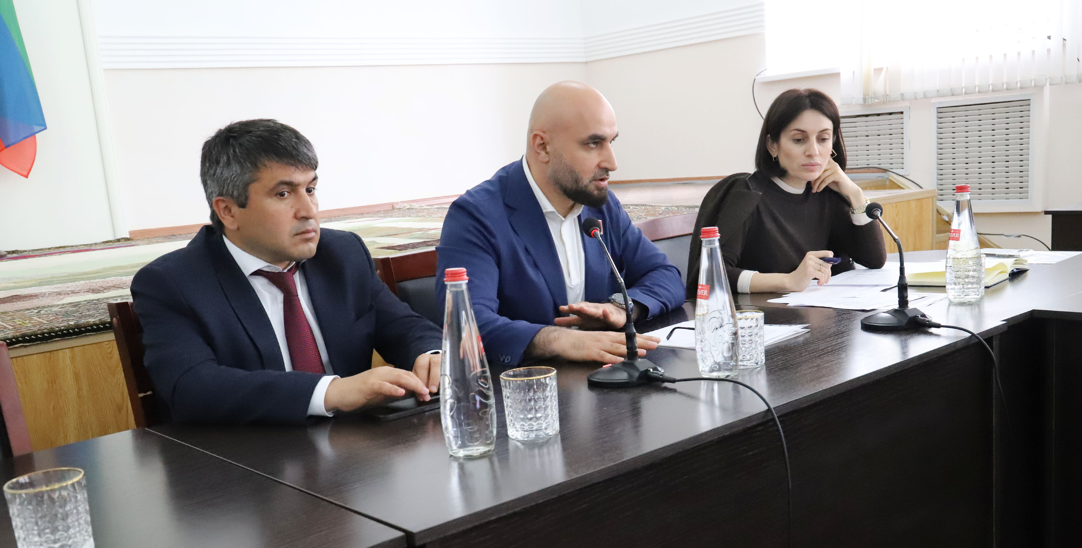 Ратмир Расулов провел совещание по вопросам обустройства контейнерных площадок в муниципалитетах республики