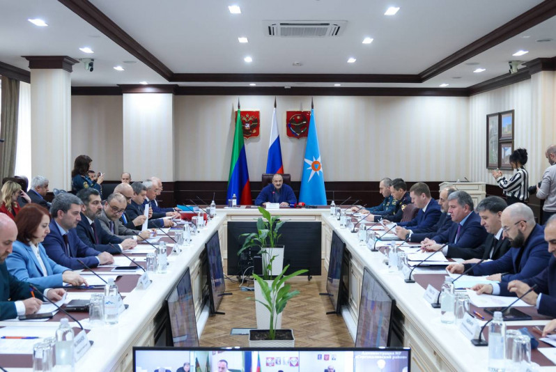 Ратмир Расулов выступил на заседании Комиссии по предупреждению и ликвидации чрезвычайных ситуаций и обеспечению пожарной безопасности