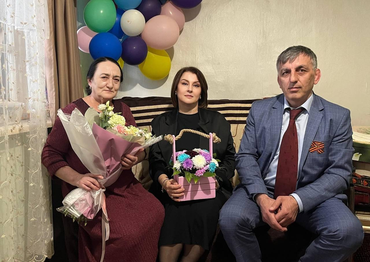 Руководство Минприроды РД навестило маму участника СВО