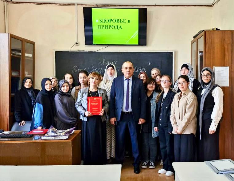 Сотрудники Минприроды РД продолжают проводить экоуроки