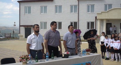 Руслан Гамидов принял участие в Торжественной школьной линейке в селе Уркарах