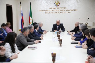 Коллективу Минприроды РД представили нового руководителя