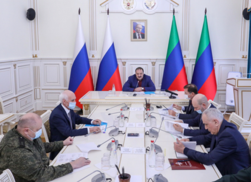 Глава Дагестана провел заседание Комиссии по предупреждению и ликвидации ЧС и обеспечению пожарной безопасности