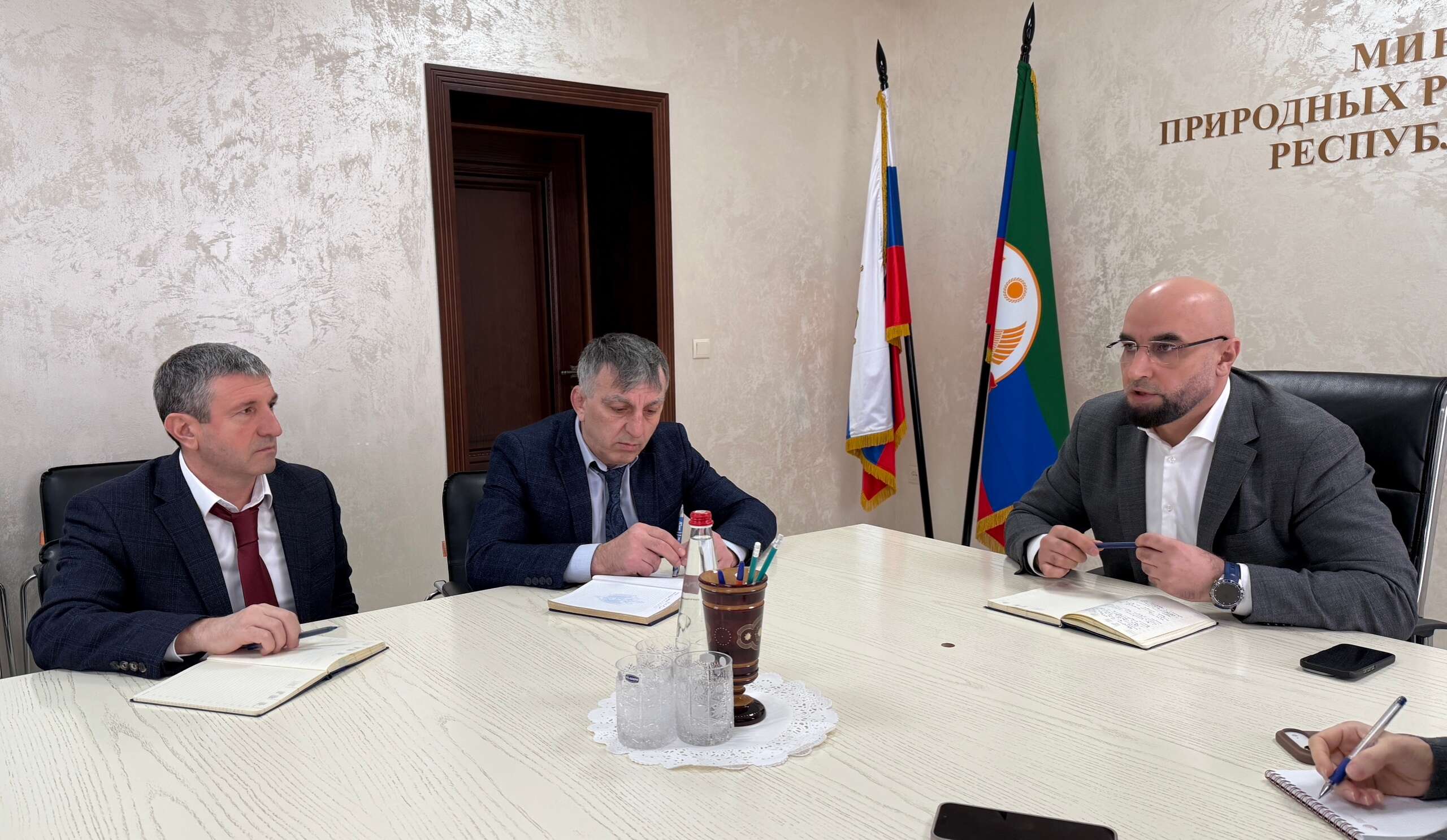 Ратмир Расулов провел первое в этом году аппаратное совещание