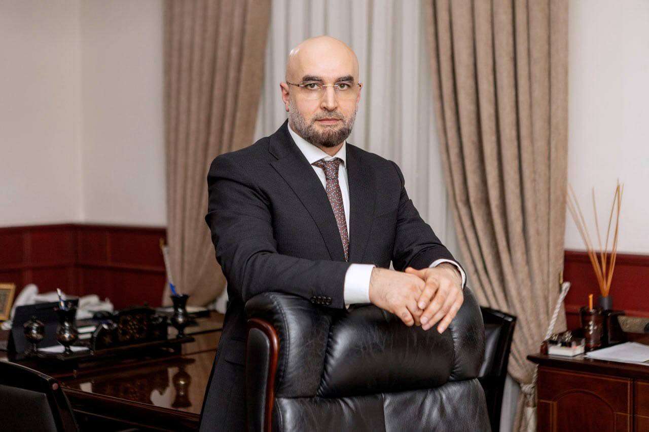 Поздравление Ратмира Расулова с Днем геолога!