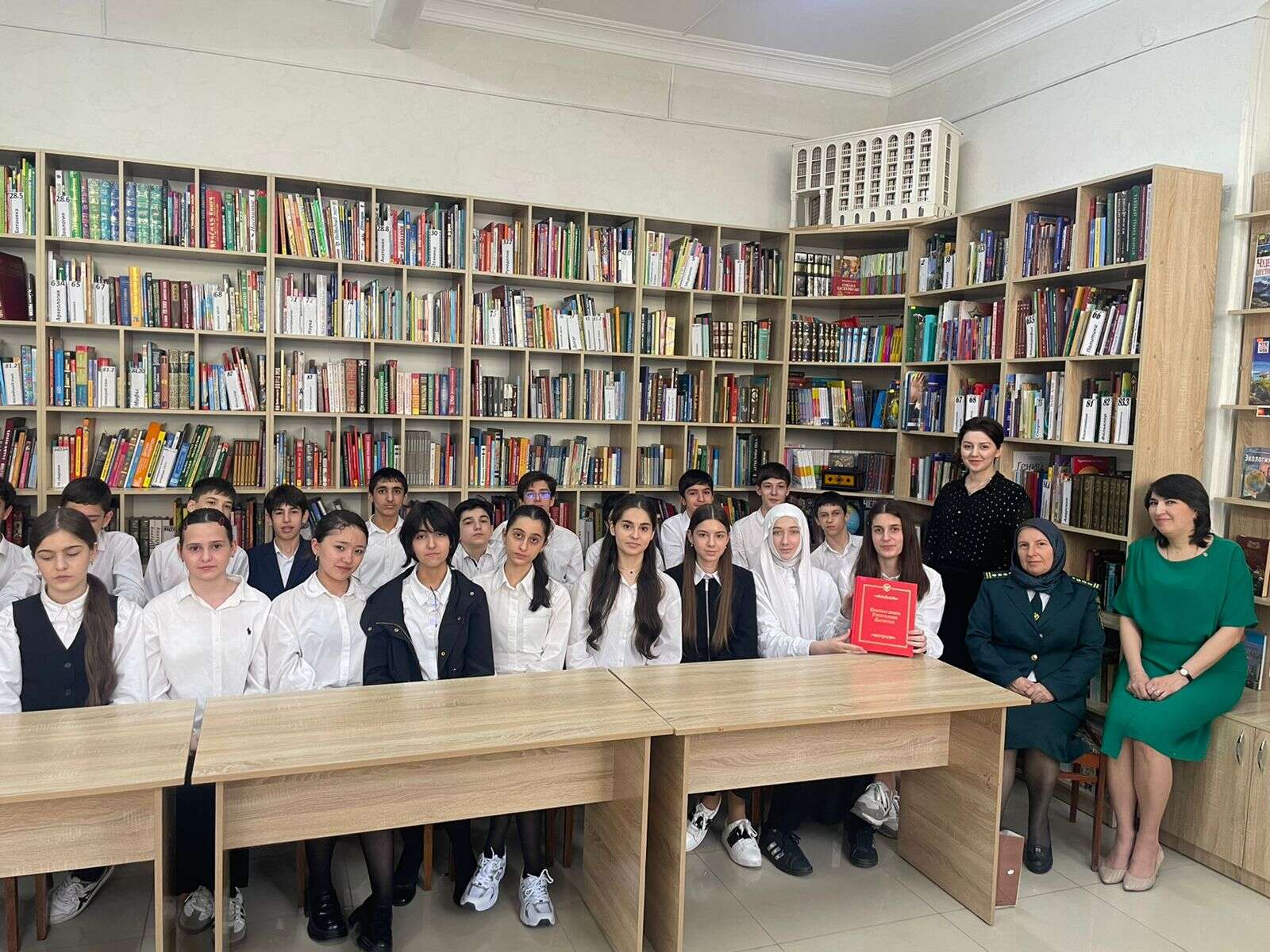 В Махачкале детям рассказали, как защитить природу от загрязнения