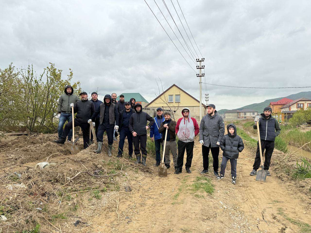 Сотрудники Минприроды РД приняли участие в Общероссийском субботнике