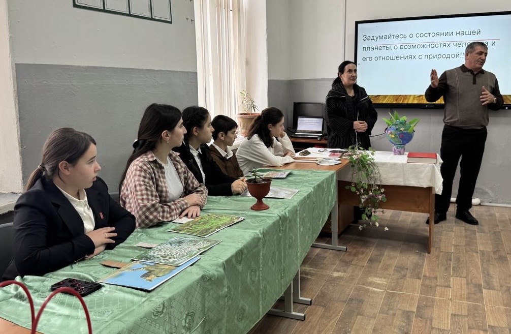 Сотрудники Минприроды РД продолжают проводить экоуроки в школах