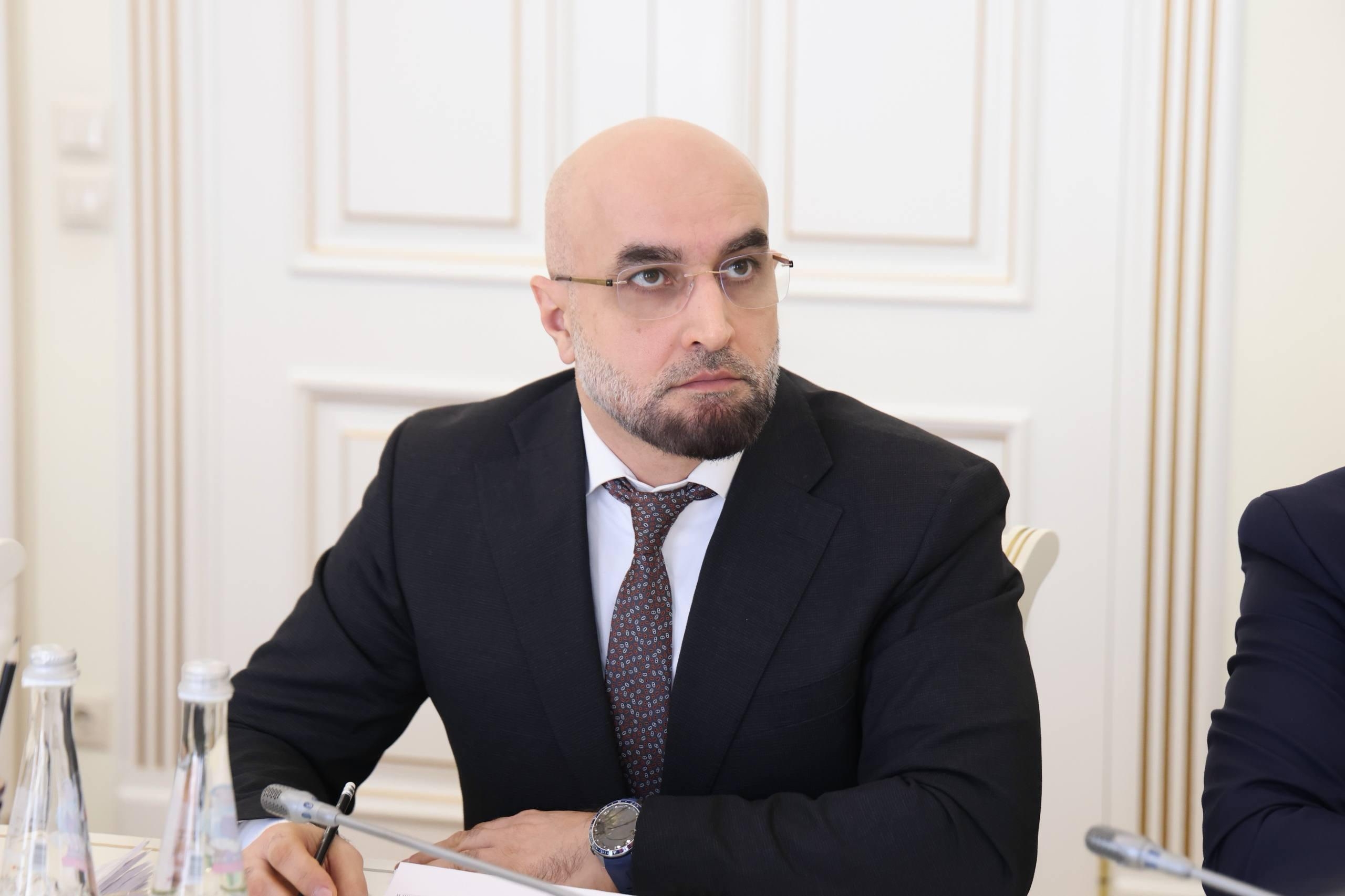 Ратмир Расулов доложил Сергею Меликову о реализации мероприятий по созданию контейнерных площадок