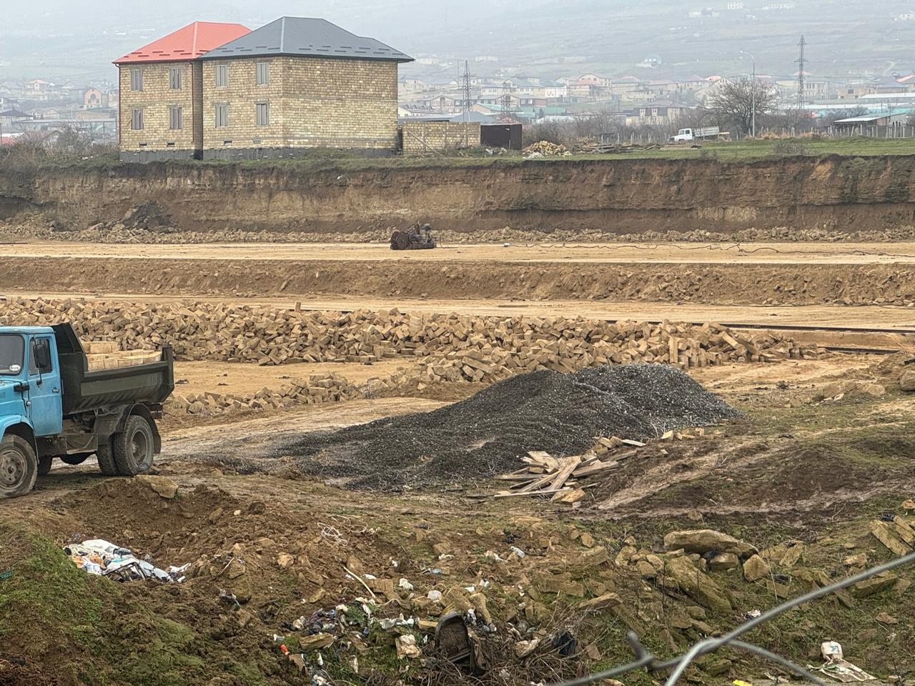 Минприроды РД выявлен факт незаконной добычи полезных ископаемых в селе Сабнова Дербентского района