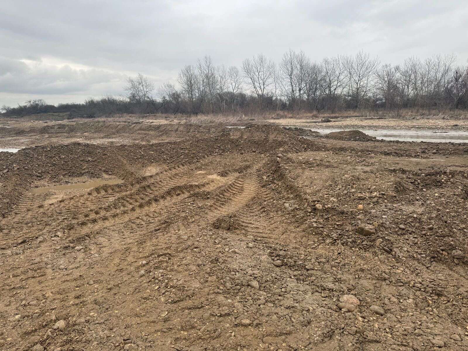 В селе Аксай Хасавюртовского района выявлен факт незаконной добычи полезных ископаемых