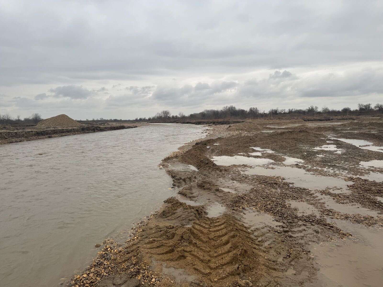 В селе Аксай Хасавюртовского района выявлен факт незаконной добычи полезных ископаемых