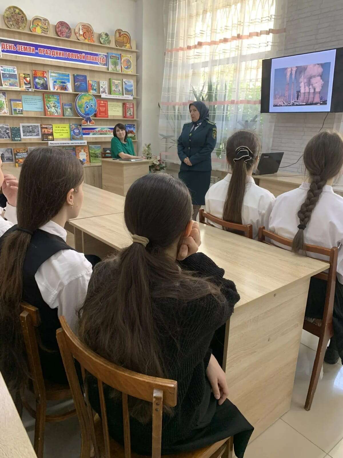 В Махачкале детям рассказали, как защитить природу от загрязнения