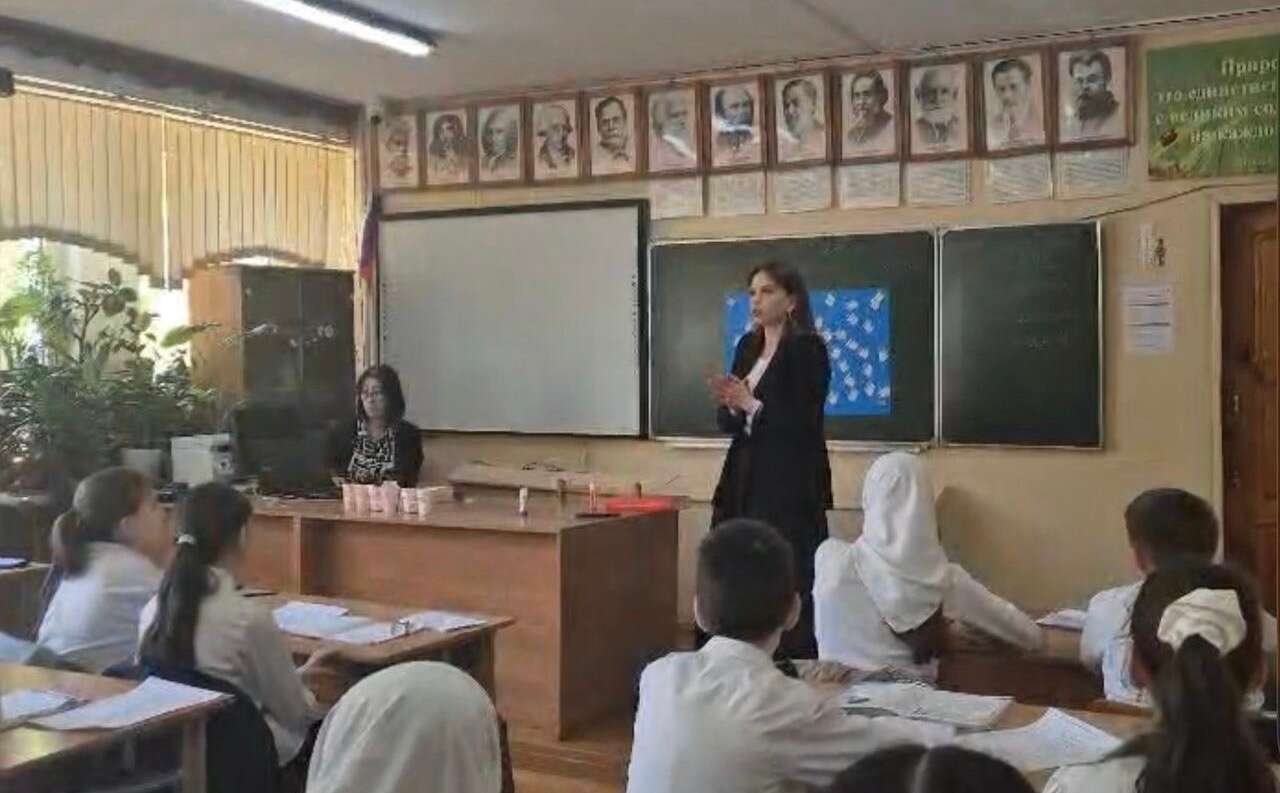 Специалисты Госэконадзора Минприроды РД рассказали школьникам Махачкалы о бережном отношении к природе