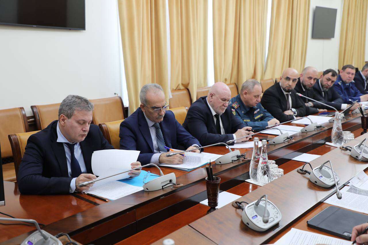 Более 250 кубов мусора вывезено с реки Черкес-Озень после выпадения обильных осадков