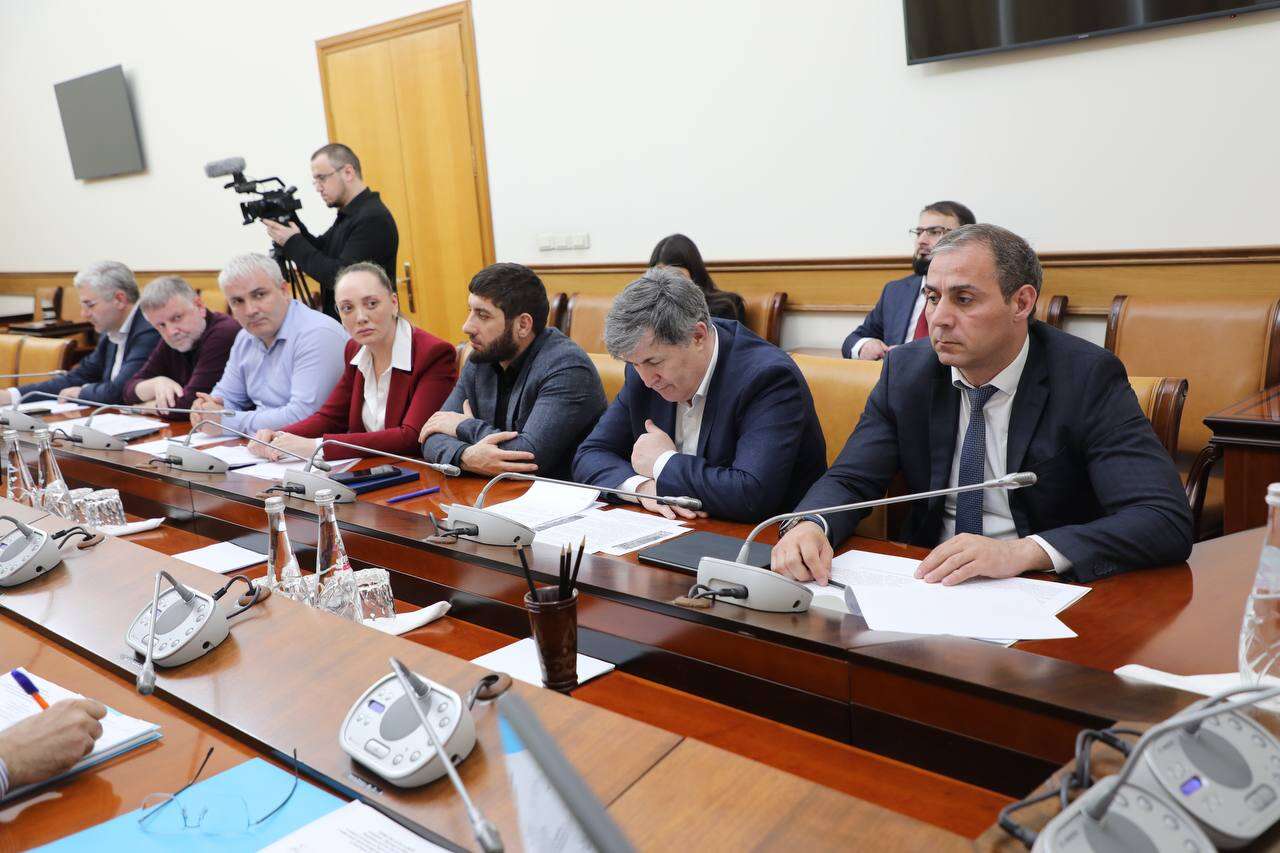 Более 250 кубов мусора вывезено с реки Черкес-Озень после выпадения обильных осадков