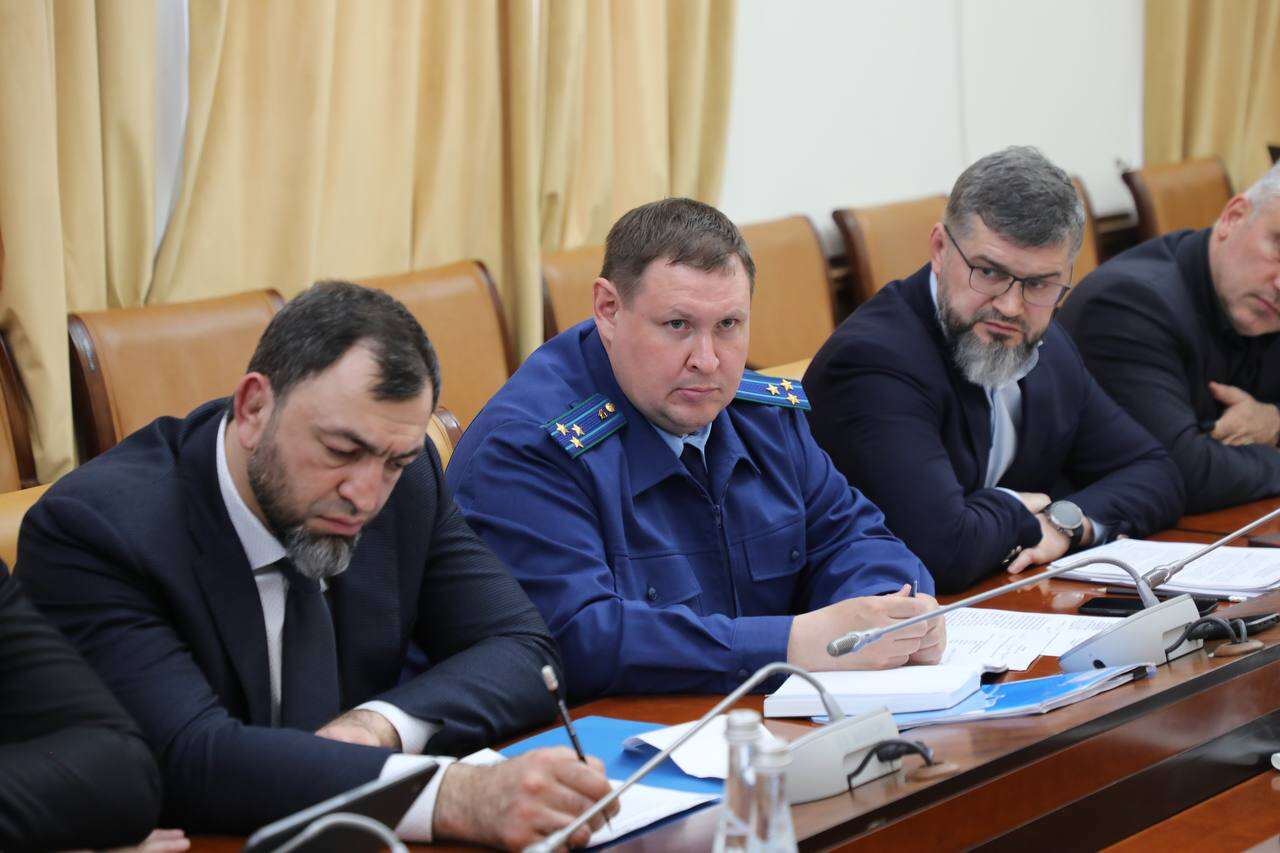 Более 250 кубов мусора вывезено с реки Черкес-Озень после выпадения обильных осадков