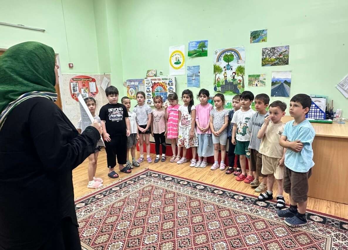 Минприроды РД: экопросвещение начинается с детства — экоурок «Эколята» в детском саду Махачкалы
