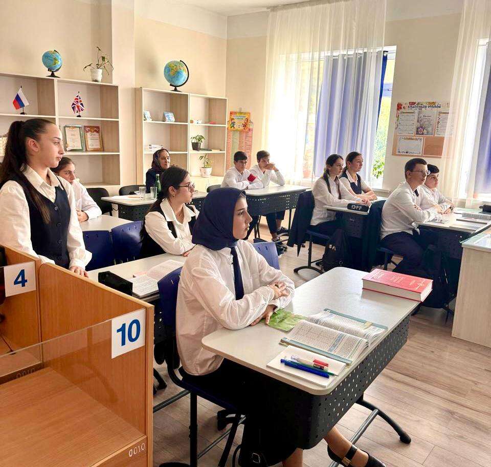 Экоуроки продолжаются: специалисты Госэконадзора провели занятия в школах Сергокалинского района и Махачкалы